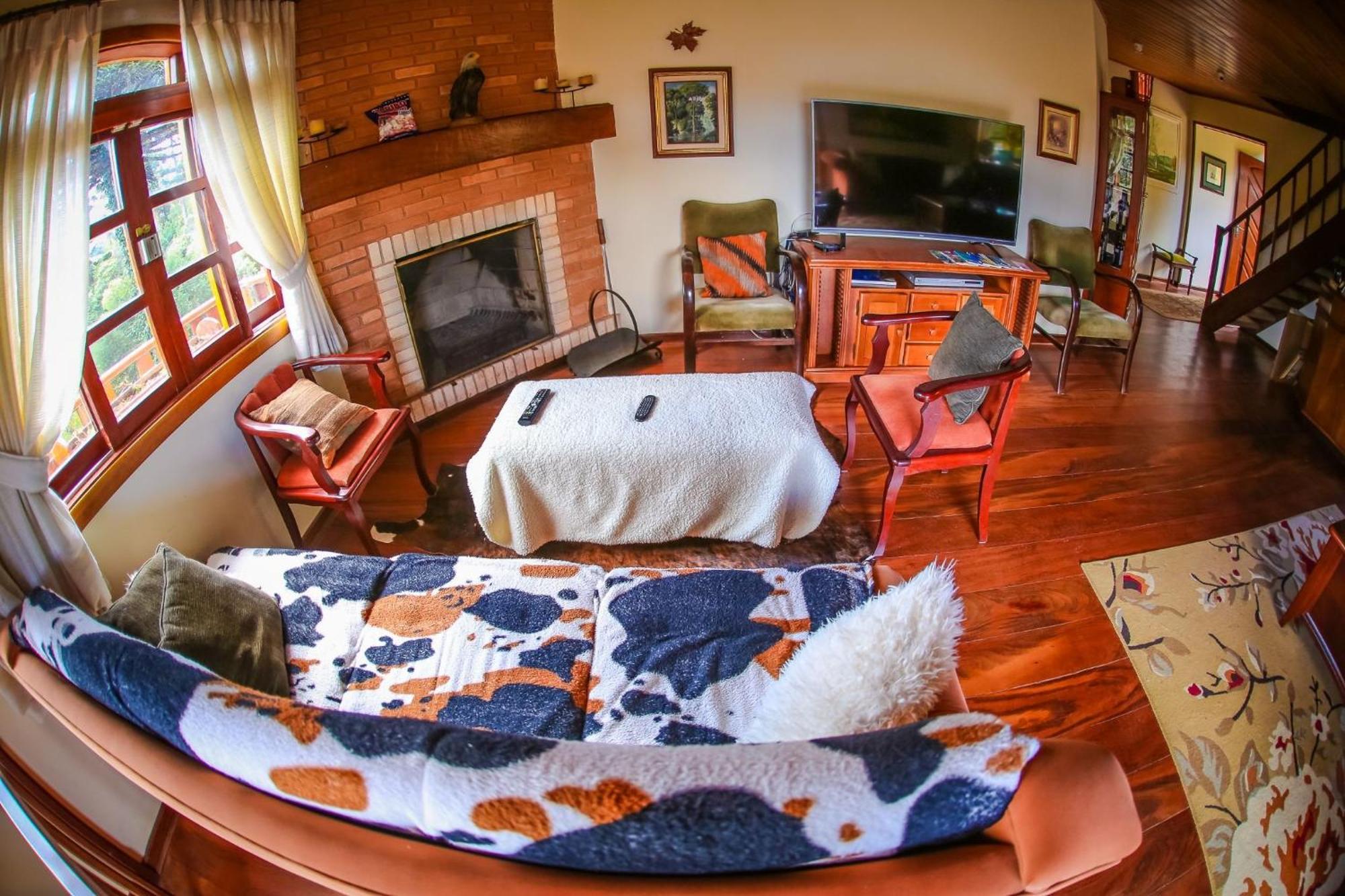 Mansao Austriaca Guesthouse Campos do Jordao Bagian luar foto